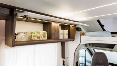Tessoro 468 – 4p Benimar semi-integrated from 2025