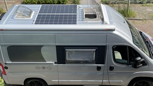 Grizzly the Gray – Self-sufficient Peugeot Boxer Camper for 2 Persons