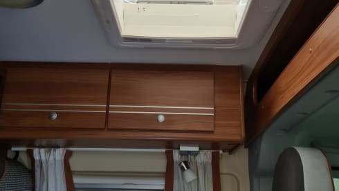 Cozy strong Pössl bus camper, fully equipped!