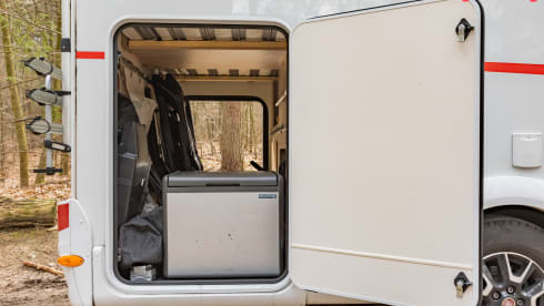 Almost new compact Sunlight (Hymer) type V66 with complete inventory