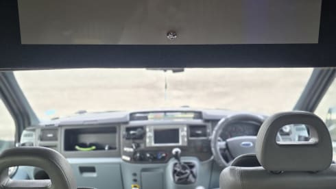 Samuel – Ford-Bus mit 3 Schlafplätzen aus dem Jahr 2013