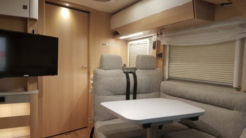 Hymer b680 2019, Mercedes Aut. 4 Pers, large garage, bicycle rack, awning