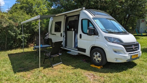 2021 Buscamper 6mtr with length beds Weinsberg