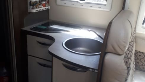 Arthur – Motorhome/tiny home to rent