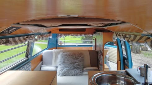 Phoebe 1970 – 4 berth Volkswagen campervan from 1970