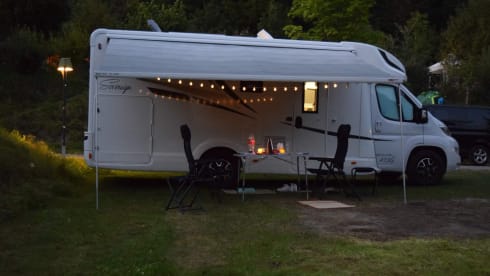 Our cozy home on wheels – 4p McLouis Sovereign semi-integrated from 2022