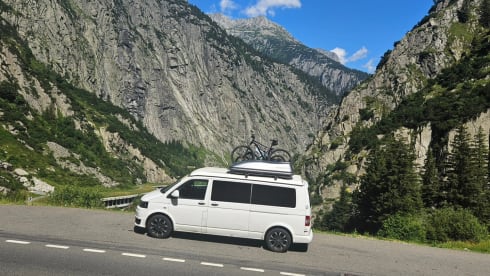 Violet – Camper Volkswagen a 4 posti letto del 2011
