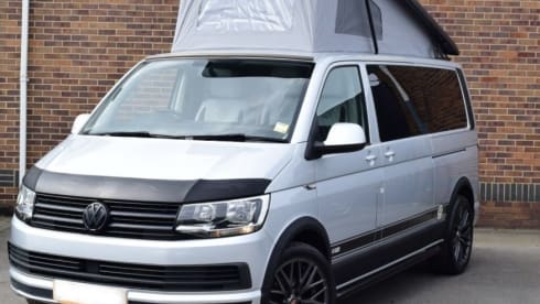 4 berth Volkswagen bus from 2018