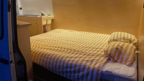 Billy – 2p Mercedes-Benz campervan from 2001