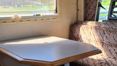 Camper Cora – 5p Frankia alcove from 1991