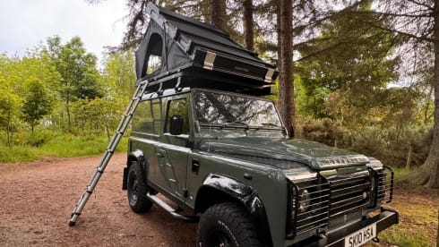 Adventurer  – Landrover 90 with ikamper tent sleeps 2 