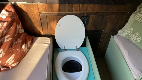 Ed – Stylish self-built camper L3H2