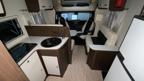 Fantastic 4-person luxury Ford Benimar