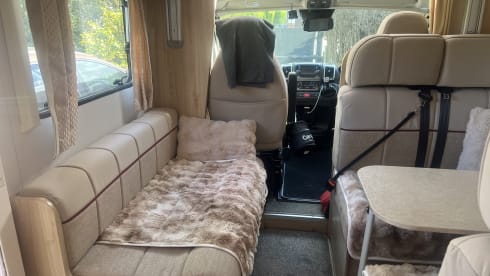 "Ziggy" – 6 berth Peugeot Motorhome
