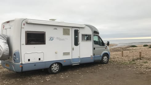 Comfy Camper – Burstner Delfin 625
