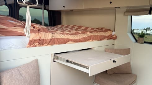 ColumBus  – Off-Grid Campervan | Stylish 