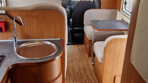  Ruime Fiat Giottiline 7p  Camper met inventaris.