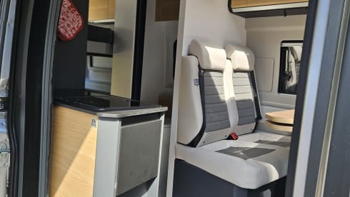 2p Adria Mobil bus uit 2026