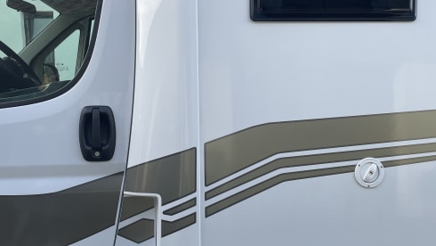 Halifax – Entdecken Sie Bequemes Teilintegriertes Wohnmobil für 4 Personen BJ 2022