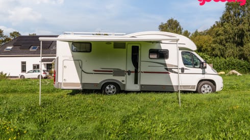 Kikker  – 5p Adria Mobil integrated uit 2011