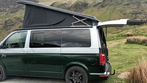 Bessy – Bessy - Luxury U Shaped 4 berth T6 Volkswagen Manual CAMPERVAN 2021