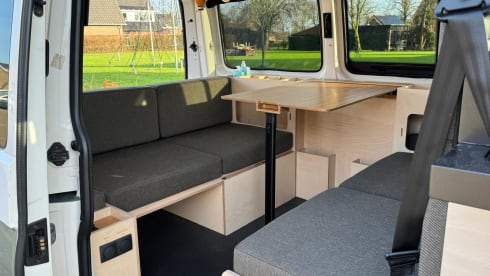 Ventje_CamperBuddy 2 – Ventje_Camper-Luxe VW T5 automatic - 5 seat belt places 