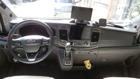 Luxe camper – Luxury automatic Ford 170 HP - With complete equipment for 4 people!