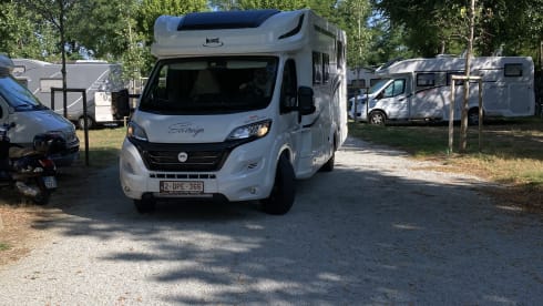 Queen McLouis – 5p McLouis semi-integrated uit 2023