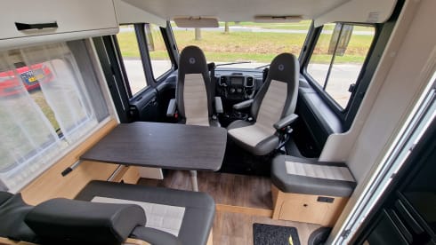 C17 – Luxe Sunlight I67S Automaat 2x Airco 4P