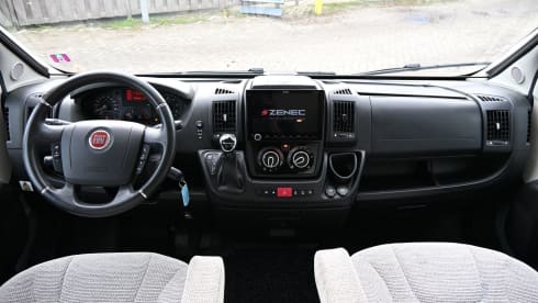 Duuk – Autobus Hymer 4 places de 2020