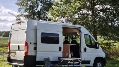 DORIK – Moderne Offgrid Camperbus | Peugot Boxer L2H2 2019 | 2P en 1 kind