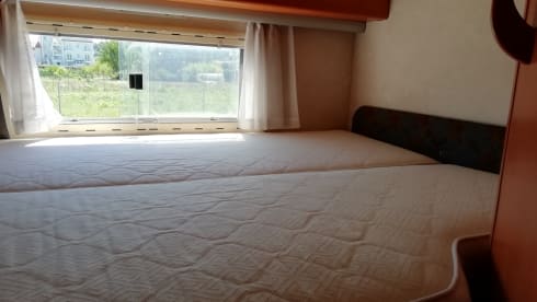 Jhonny Lucky - The lucky camper!