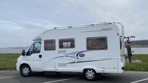 Huisbus  – 3p Dethleffs semi-integrated from 2006