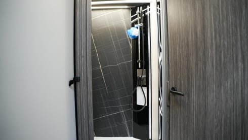 Brandneuer 5-Personen-McLouis 