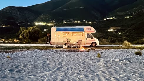 Amigo – 7p Adria Mobil alcove from 2002