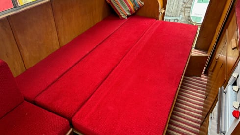 Moggie – 1963 Morris J2 Vintage 4 berth Campervan