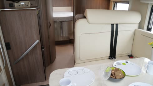 Bürstner Ixeo 734, Queen bed, Lift bed!!