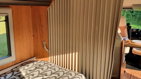 Bernie G – Luxurious and spacious high quality German built integrated motorhome