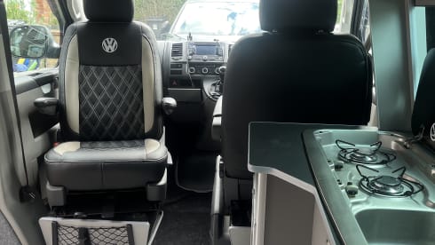 Jude – 4 berth Volkswagen LWB Campervan 2014 New Conversion 