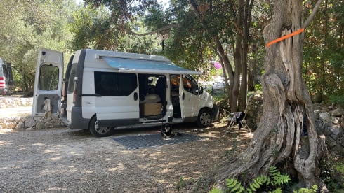 Simpele, betrouwbare camper – 2p Renault campervan from 2012