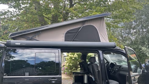 Tom – 4-person Volkswagen campervan from 2006
