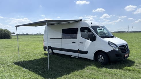 Andre de camperaar – Schöner Opel Movano Zweisitzer