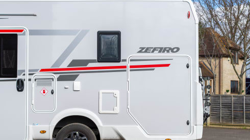 VDX – Compact 4 Berth Fixed Bed (Air Conditioned) 2024 Model