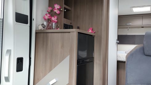 blauw – Carado Camper semi-integrated 4 per.