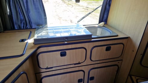 Oldtimer  – 4p Ford campervan from 1999