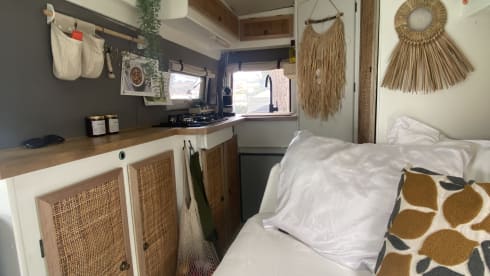 De Merrie – 2p Mercedes-Benz campervan from 1996