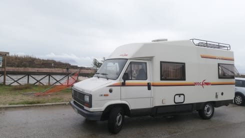 Erwing – Compact and spacious monocoque camper