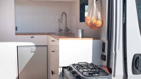 Bonnie – Off grid camper in Barcelona