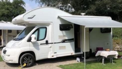 Elddis Autoquest 180 2.2 luxury Motorhome 6 seats 6 belts.