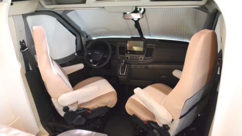 Challenger 337GA Graphite Premium Edition / Ford Transit 170ch BVA6